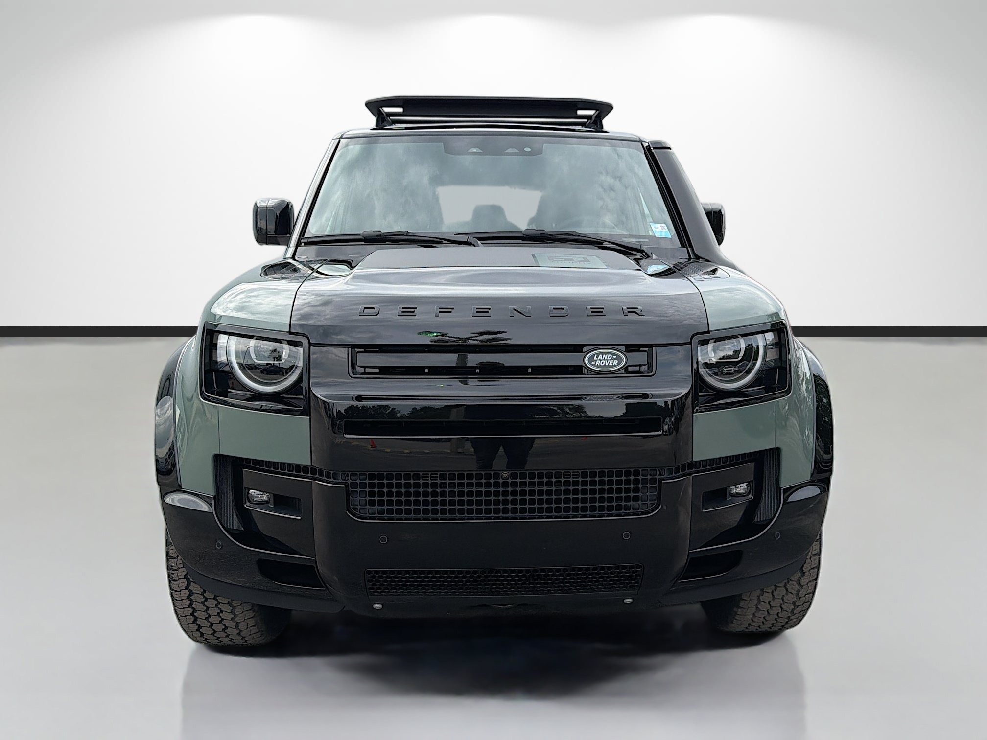New 2026 Land Rover Defender 110 Trophy Edition AWD/4WD image 8