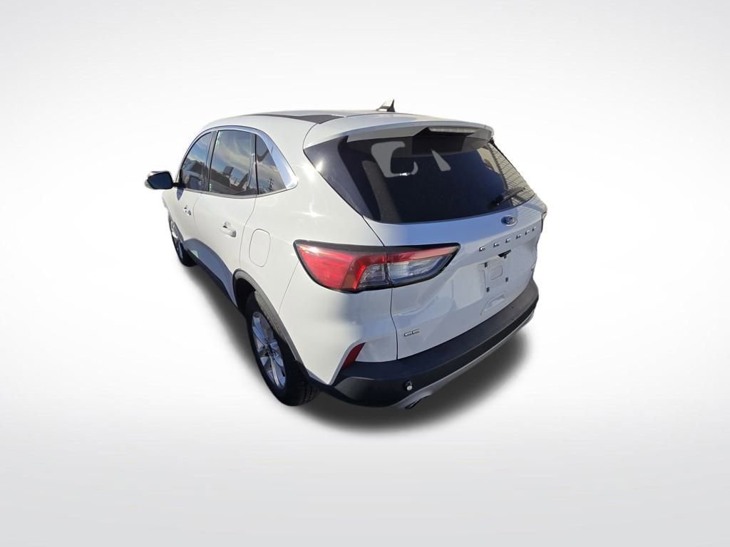 Used 2020 Ford Escape SE image 5