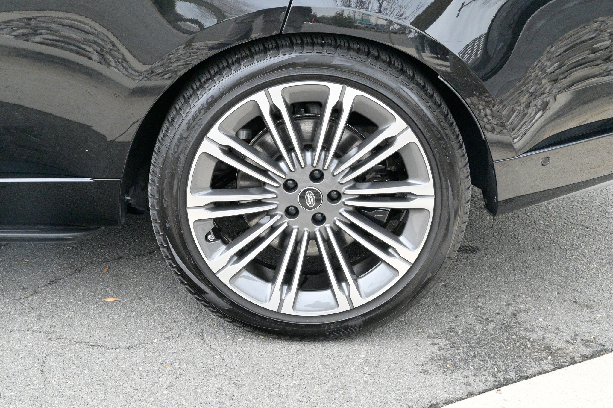 Used 2023 Land Rover Range Rover SE image 10