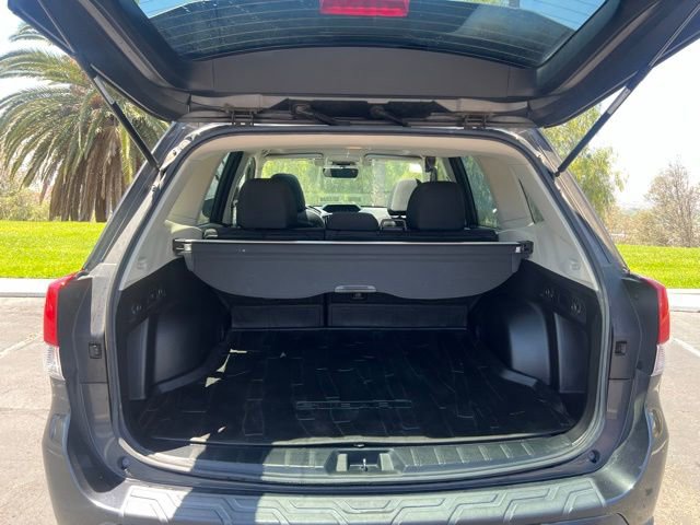 Used 2019 Subaru Forester Premium w/ All-Weather Package AWD/4WD image 8