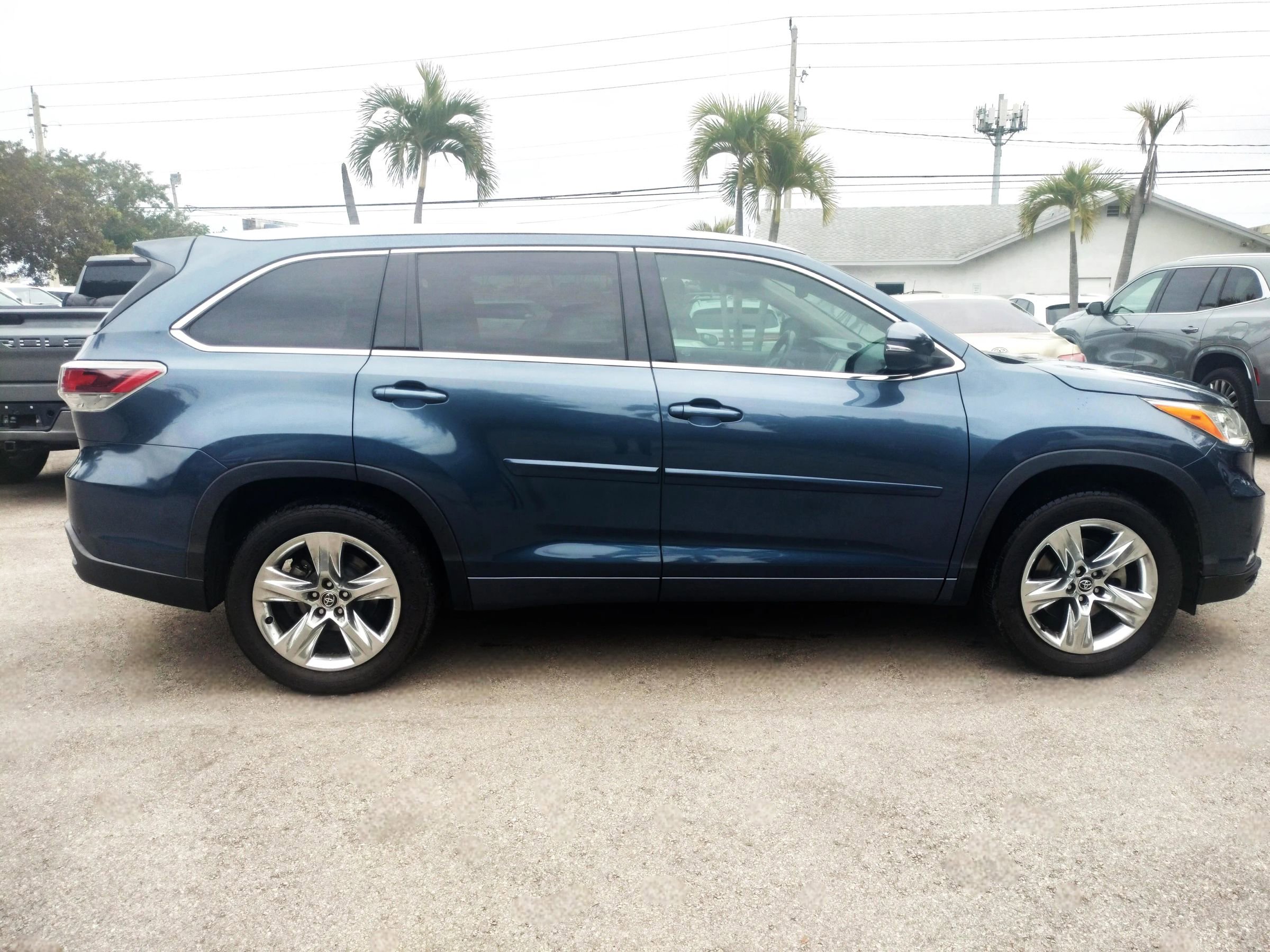 Used 2016 Toyota Highlander Limited Platinum image 10