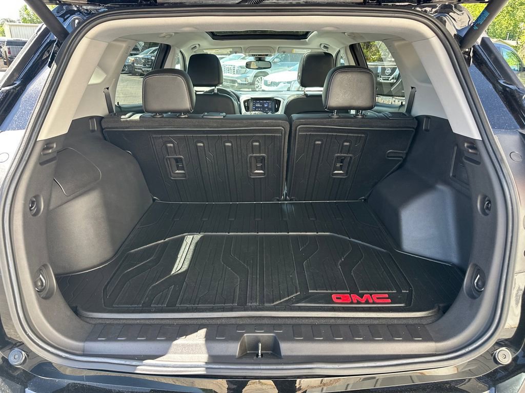 Used 2022 GMC Terrain SLT w/ Infotainment Package II FWD image 19