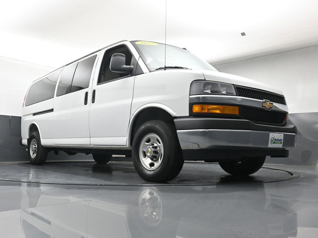 Used 2025 Chevrolet Express 3500 LT w/ LT Preferred Equipment Group RWD image 23