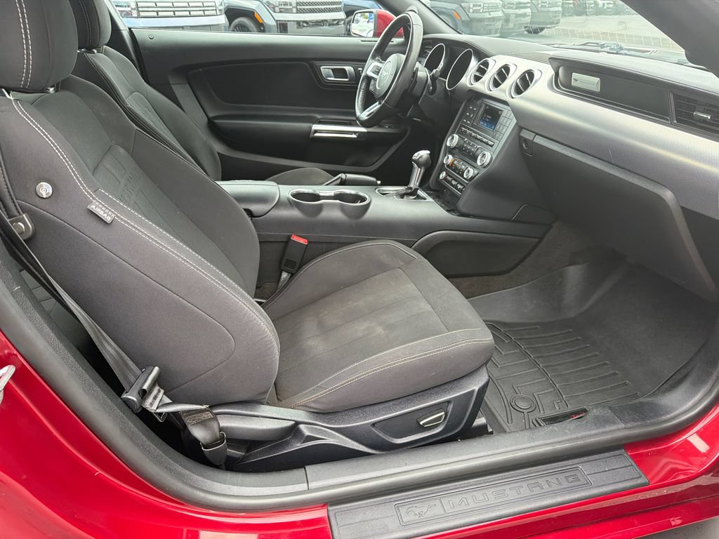 Used 2018 Ford Mustang GT RWD image 13