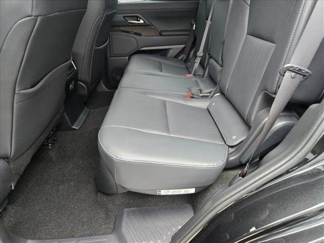 Used 2025 Lexus GX 550 w/ Accessory Package (Z1) image 17