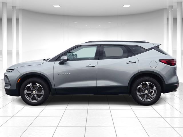 Used 2023 Chevrolet Blazer LT image 2