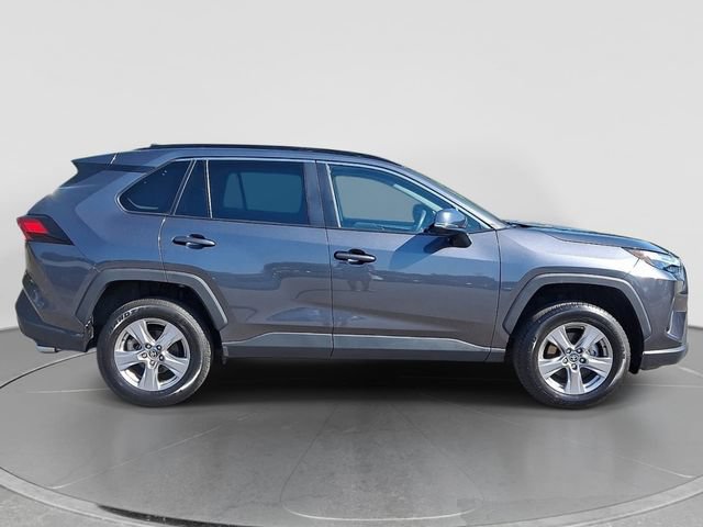 Used 2025 Toyota RAV4 XLE AWD/4WD image 9