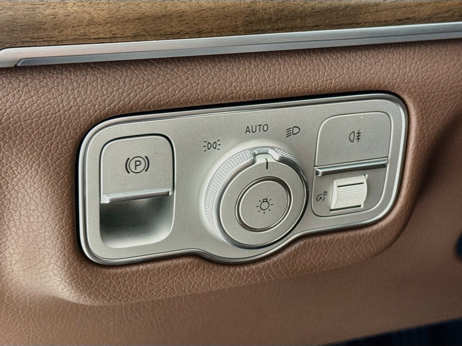 Certified 2025 Mercedes-Benz GLE 350 4MATIC image 11