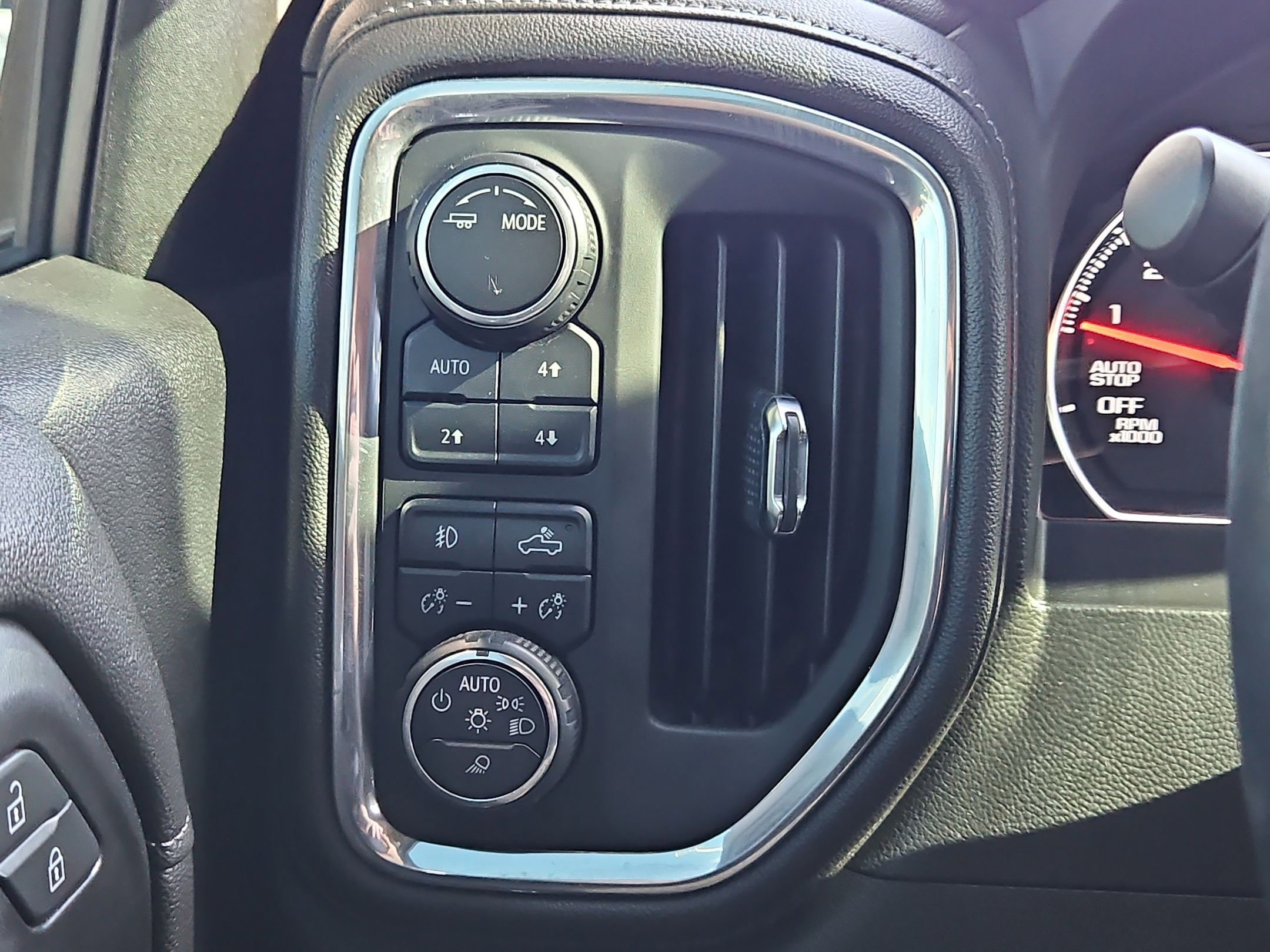 Certified 2020 Chevrolet Silverado 1500 LT Trail Boss image 26