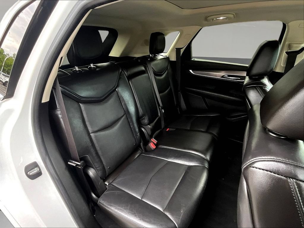 Used 2017 Cadillac XT5 Luxury w/ Driver Awareness Package AWD/4WD image 28