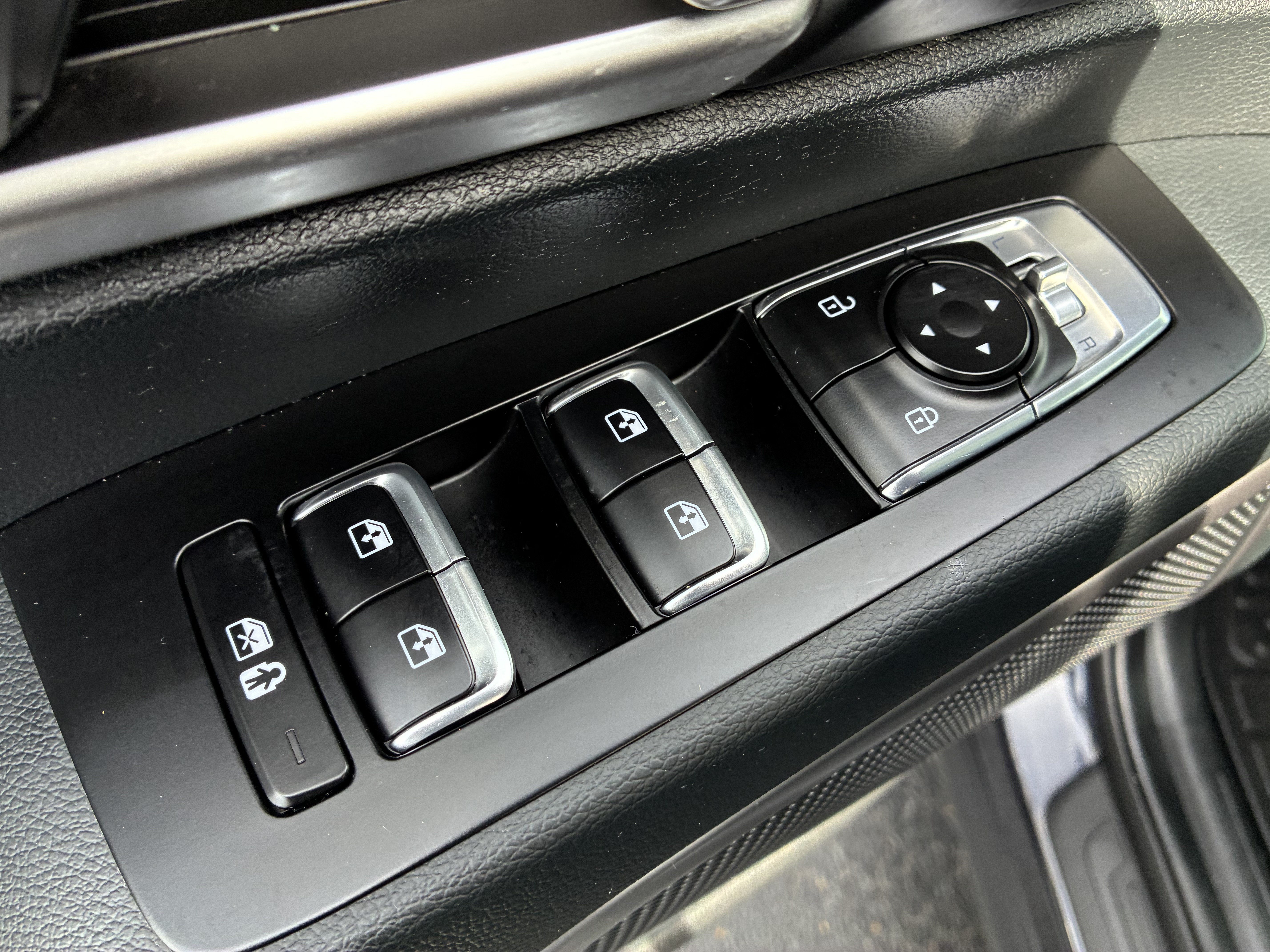 Used 2025 Kia Telluride S FWD image 23