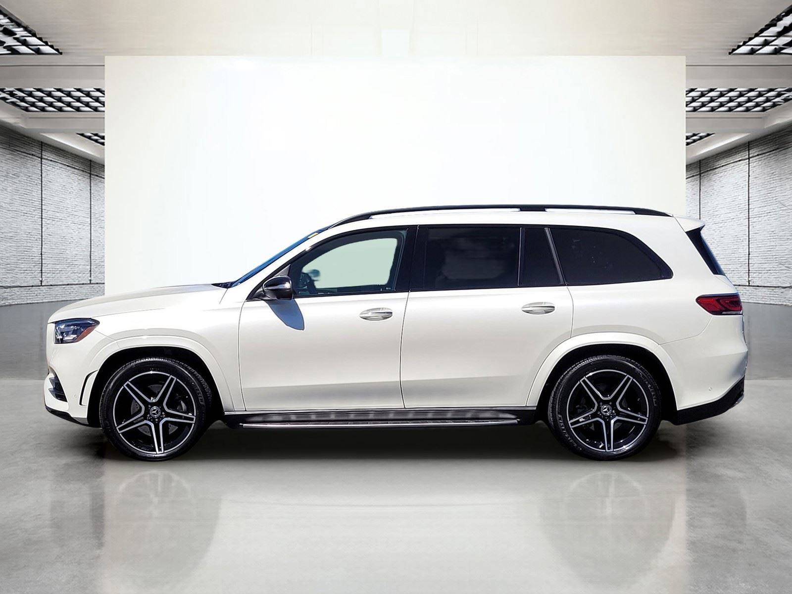 Used 2023 Mercedes-Benz GLS 450 4MATIC image 10
