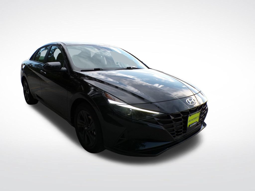 Certified 2022 Hyundai Elantra SEL w/ Convenience Package FWD image 9