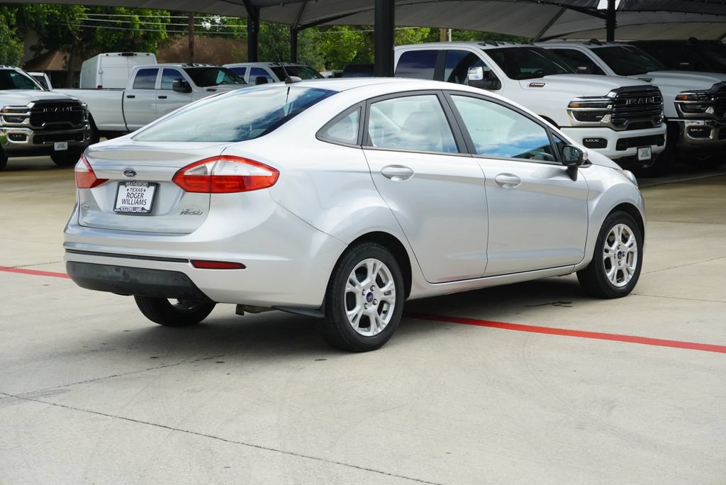 Used 2015 Ford Fiesta SE FWD image 5
