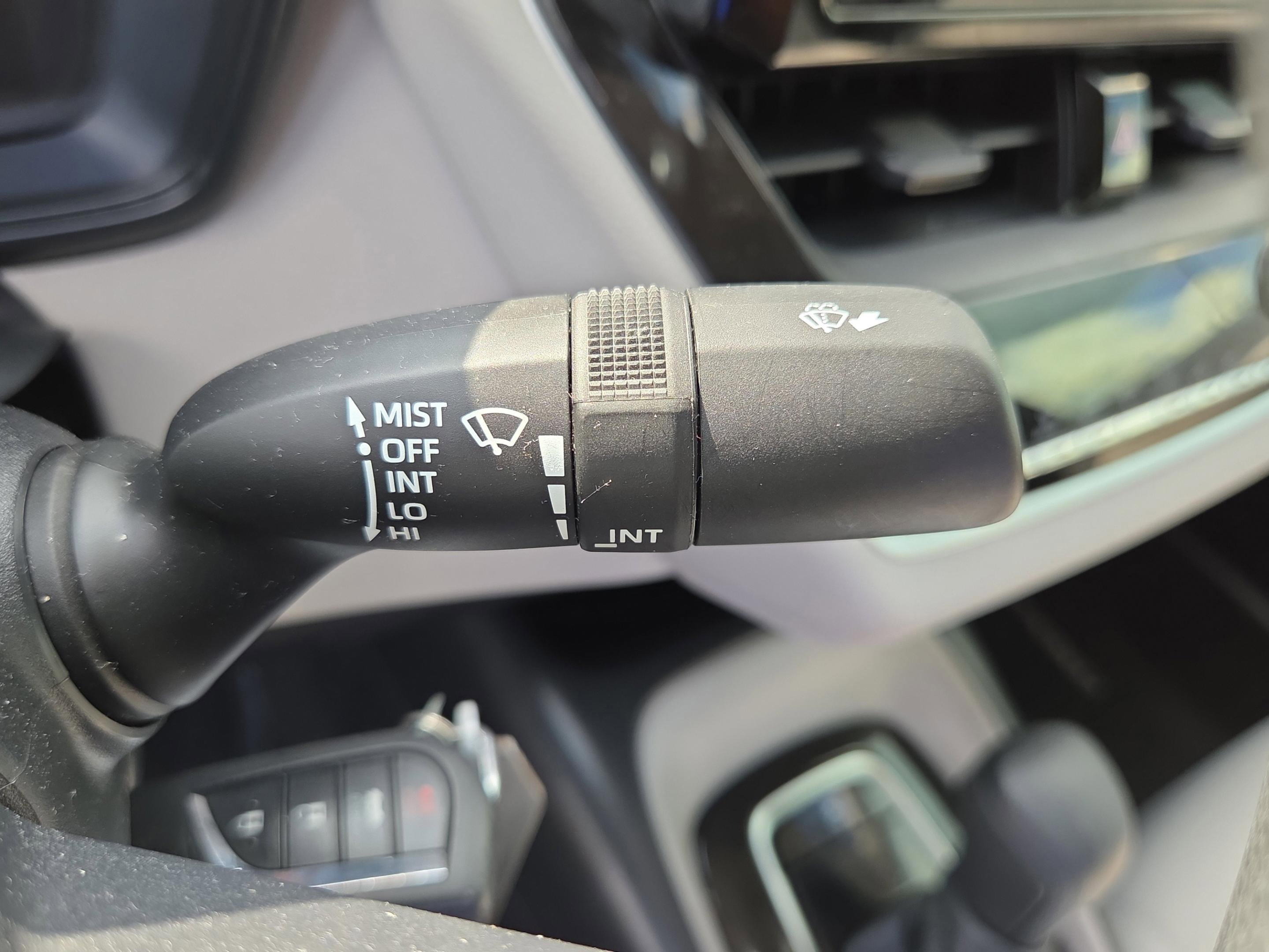 Used 2022 Toyota Corolla LE FWD image 14