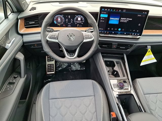 New 2026 Volkswagen Tiguan SEL R-Line AWD/4WD image 7