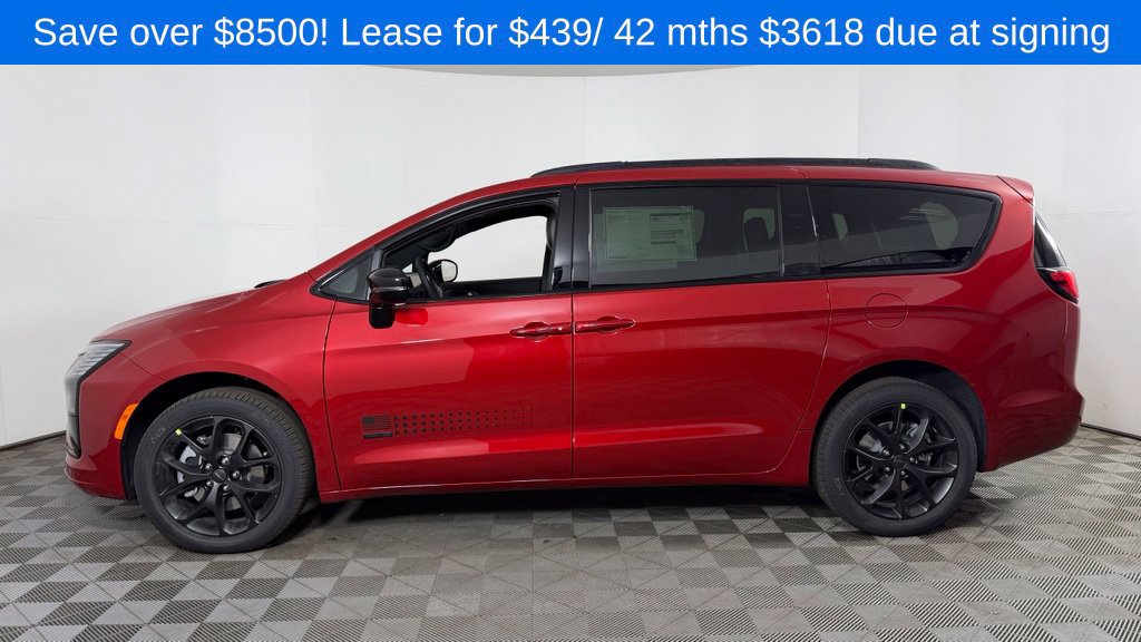 New 2027 Chrysler Pacifica Select AWD/4WD image 4