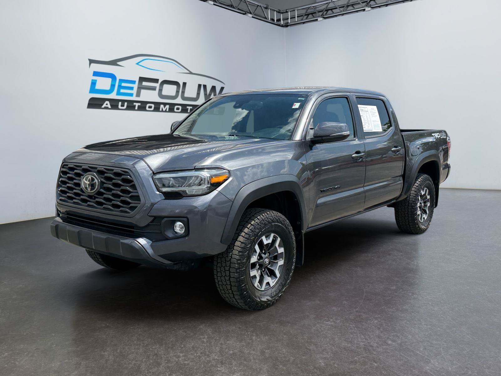 Used 2020 Toyota Tacoma TRD Off-Road w/ TRD Premium Off Road Package AWD/4WD image 7