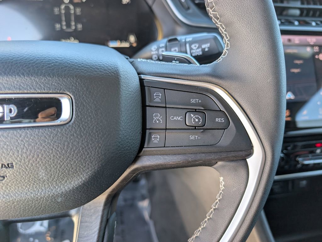 Used 2025 Jeep Grand Cherokee L Limited image 26