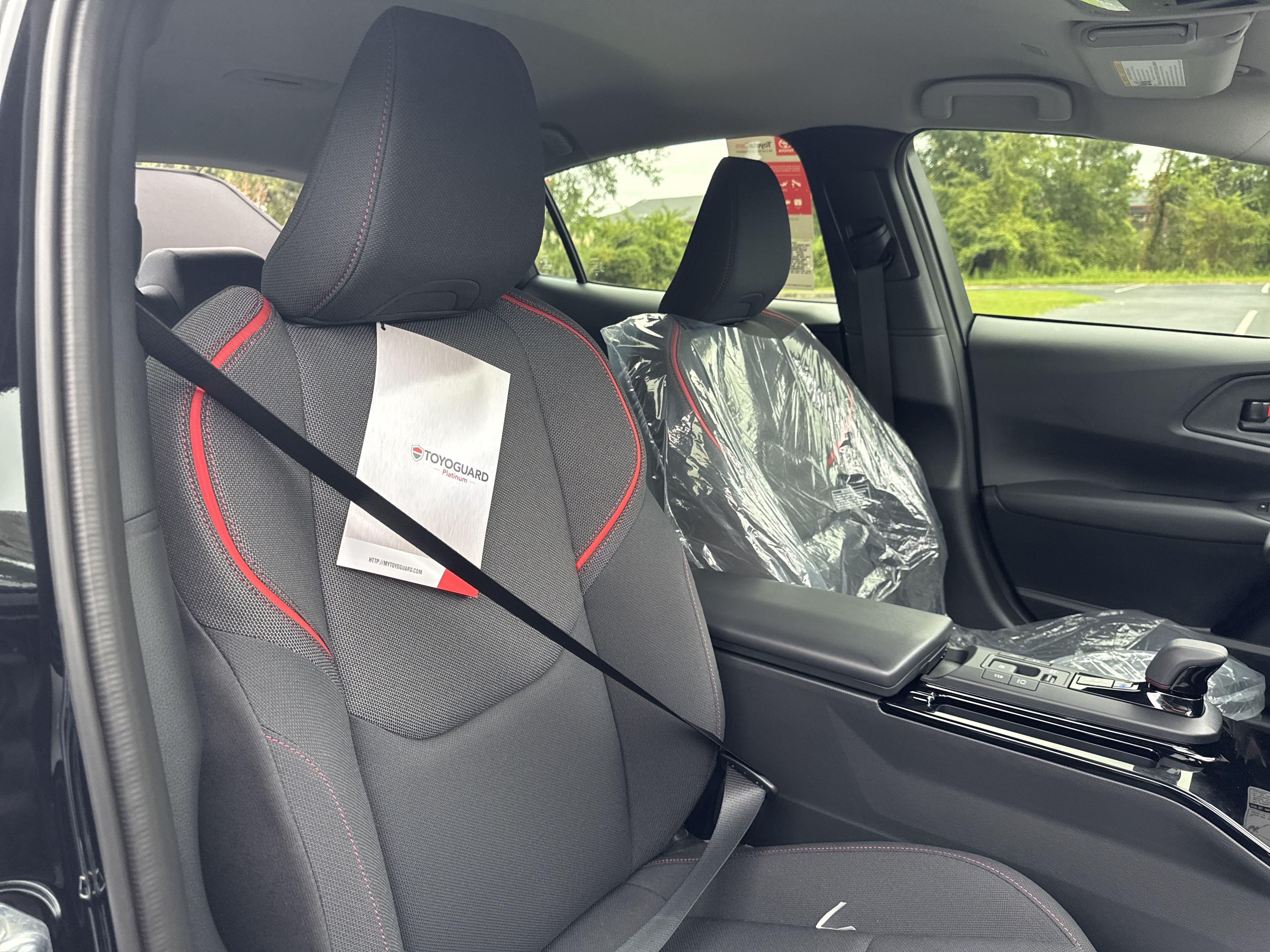 New 2025 Toyota Prius Plug-In Hybrid FWD image 32