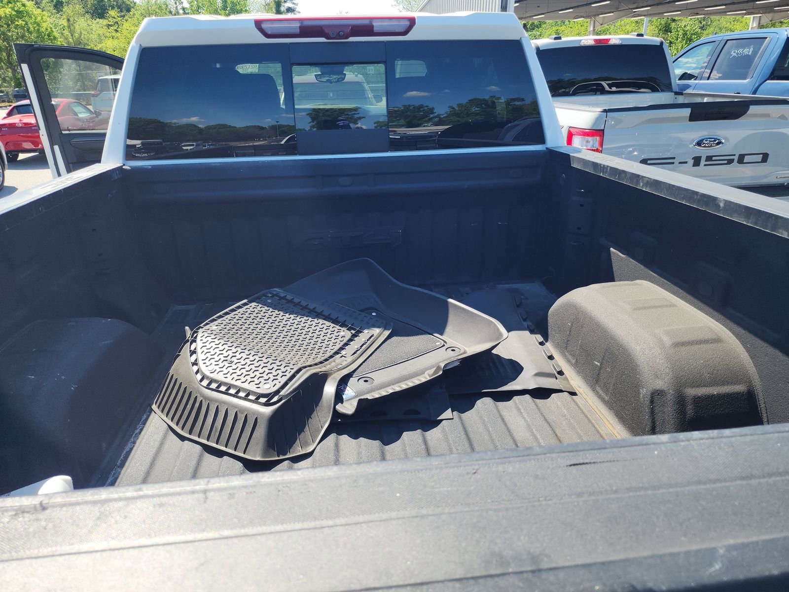 Used 2023 GMC Sierra 1500 AT4 w/ Technology Package AWD/4WD image 16