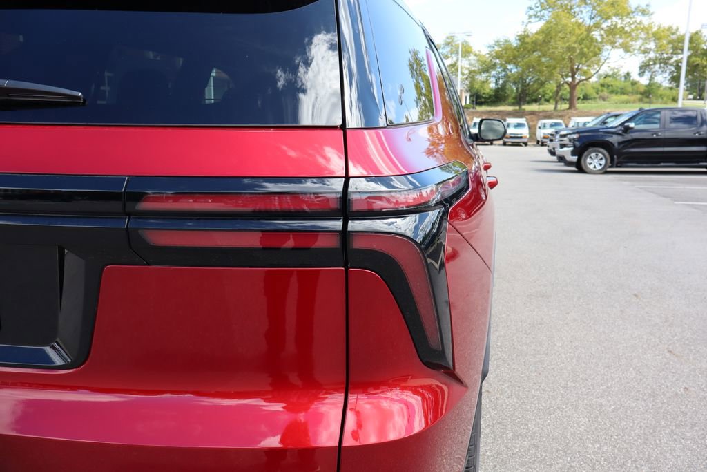 New 2025 Chevrolet Traverse LT w/ Sun and Wheel Package image 33