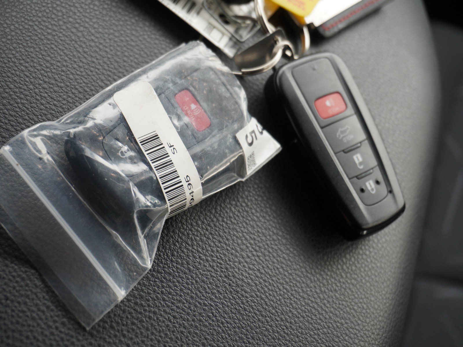 Used 2025 Toyota RAV4 XLE image 19