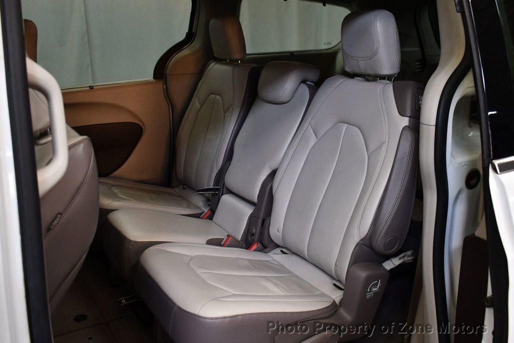 Used 2017 Chrysler Pacifica Touring-L image 20