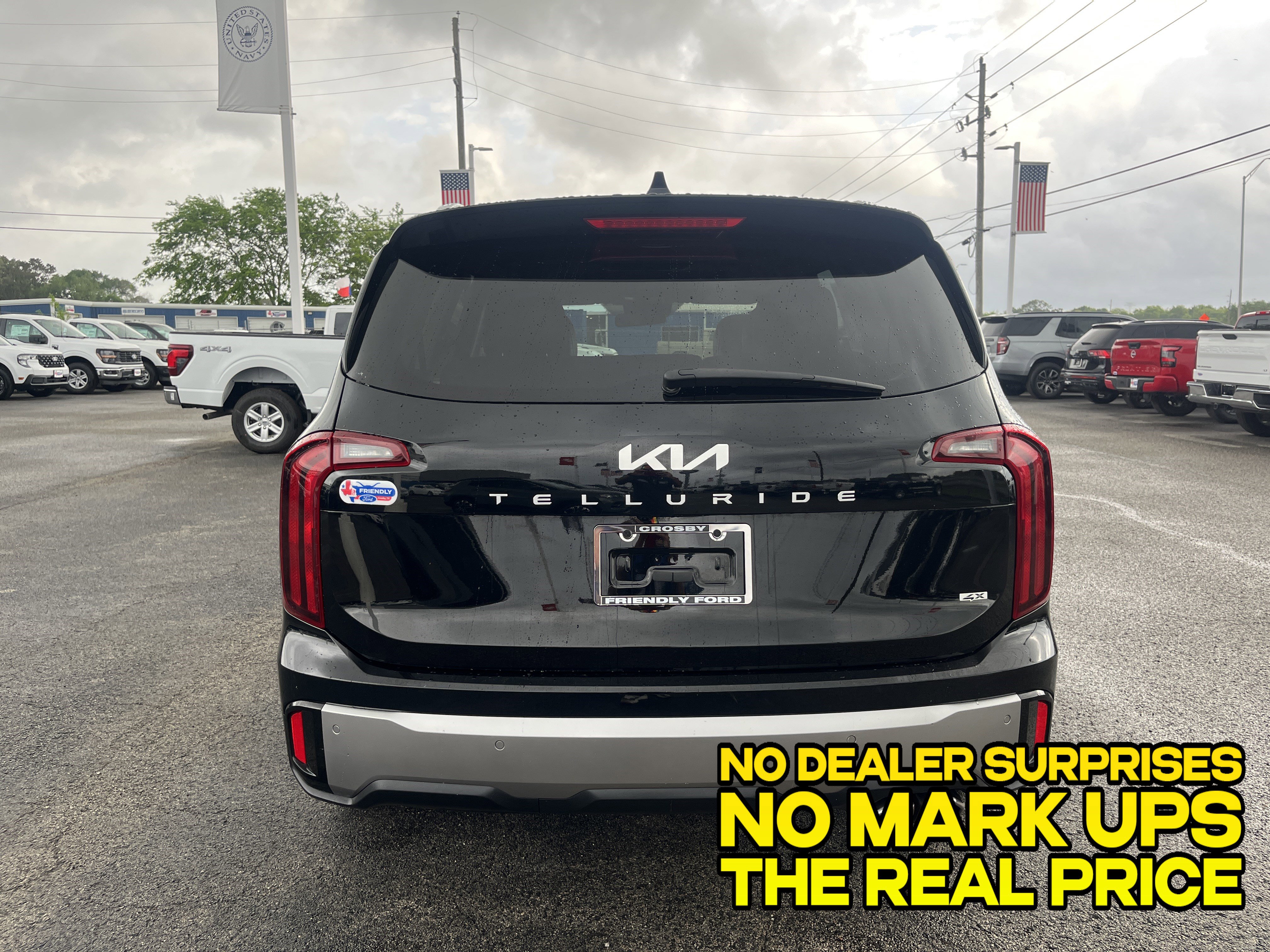Used 2025 Kia Telluride S AWD/4WD image 3