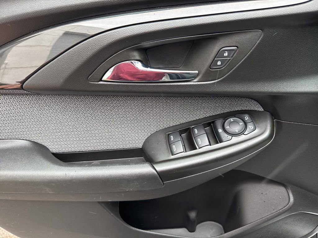 Used 2023 Chevrolet TrailBlazer LT w/ Convenience Package image 11