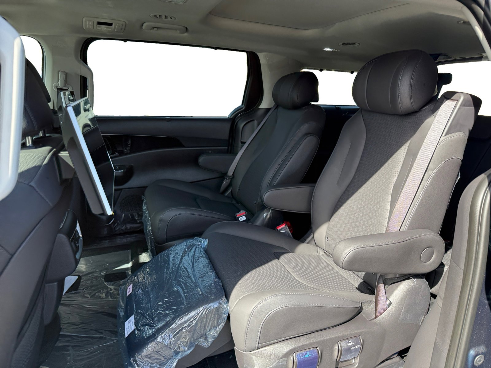 New 2025 Kia Carnival SX Prestige image 16