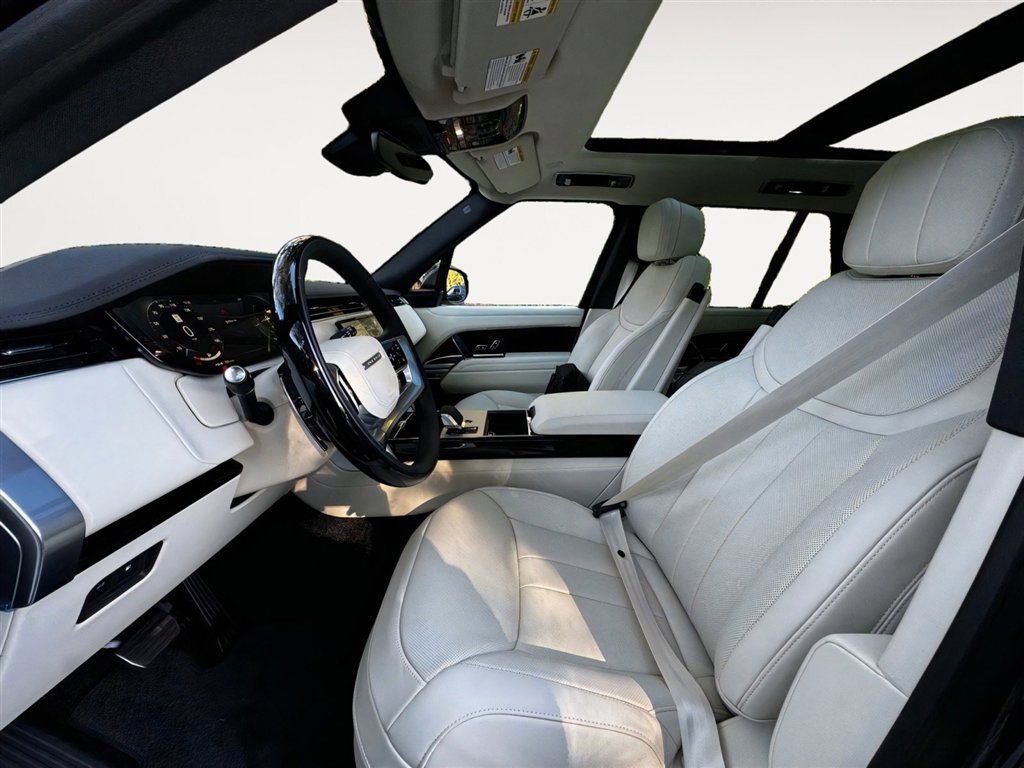 New 2025 Land Rover Range Rover SE image 10