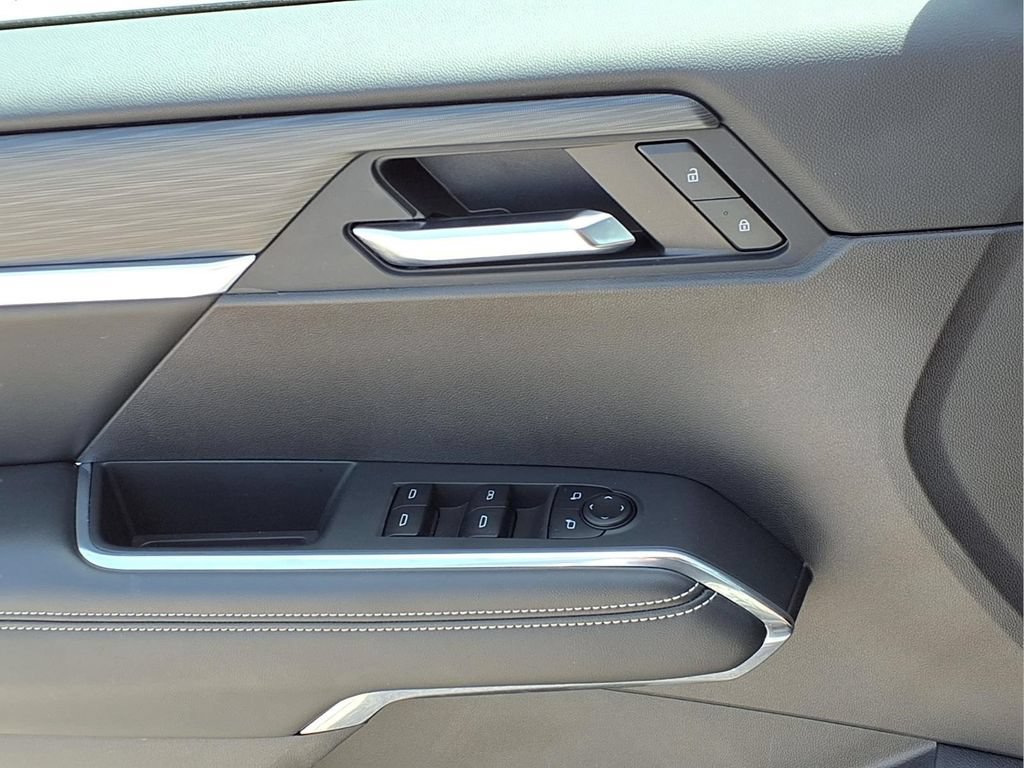 Used 2025 GMC Acadia Elevation FWD image 15
