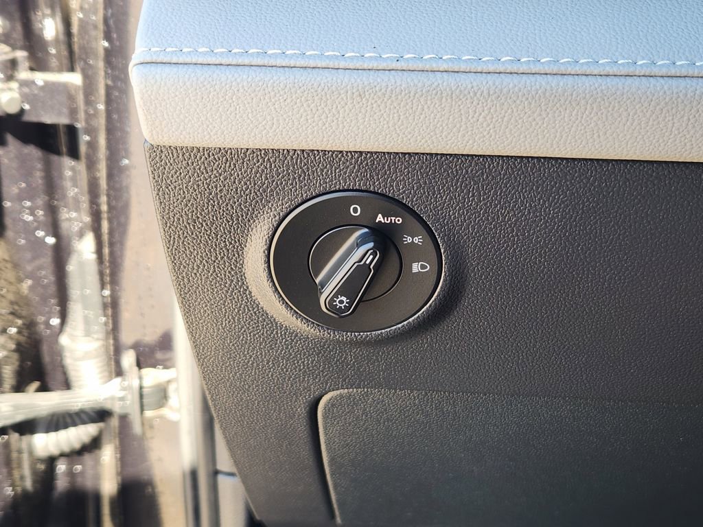 Used 2024 Volkswagen Taos SE image 22