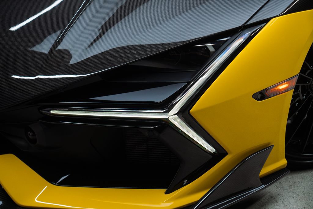 Used 2024 Lamborghini Revuelto AWD/4WD image 4