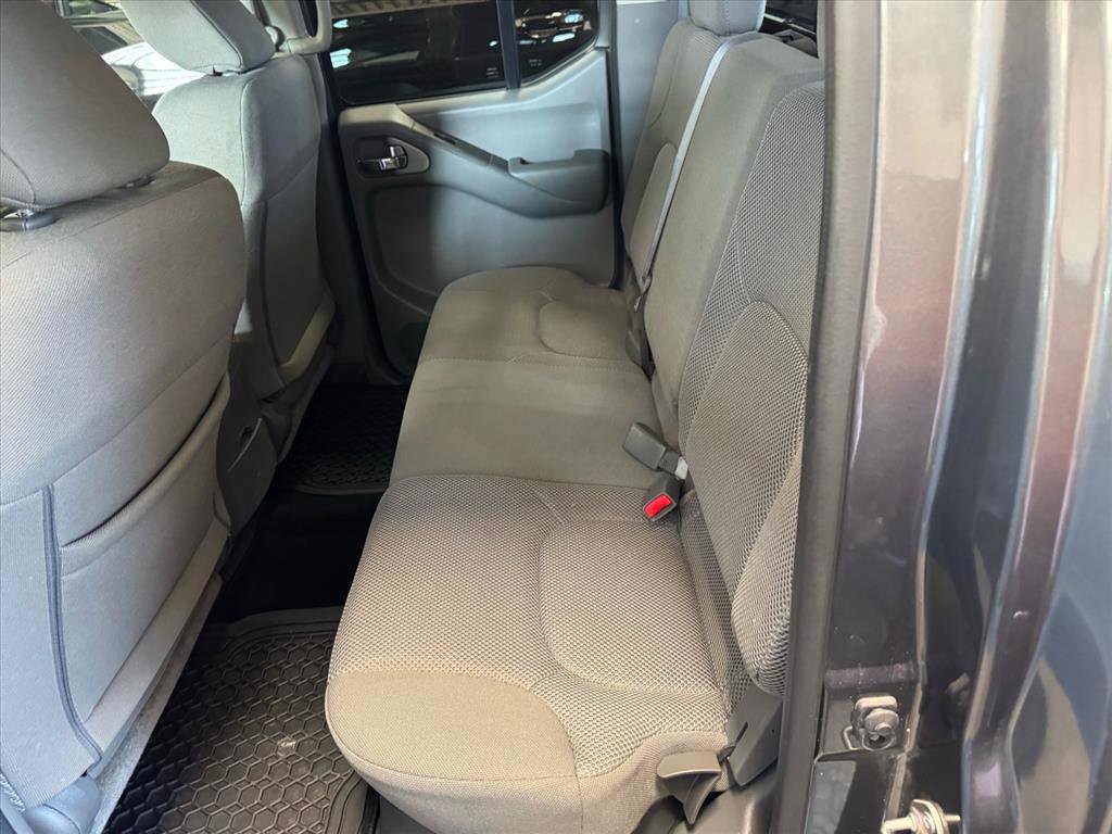 Used 2019 Nissan Frontier SV image 12