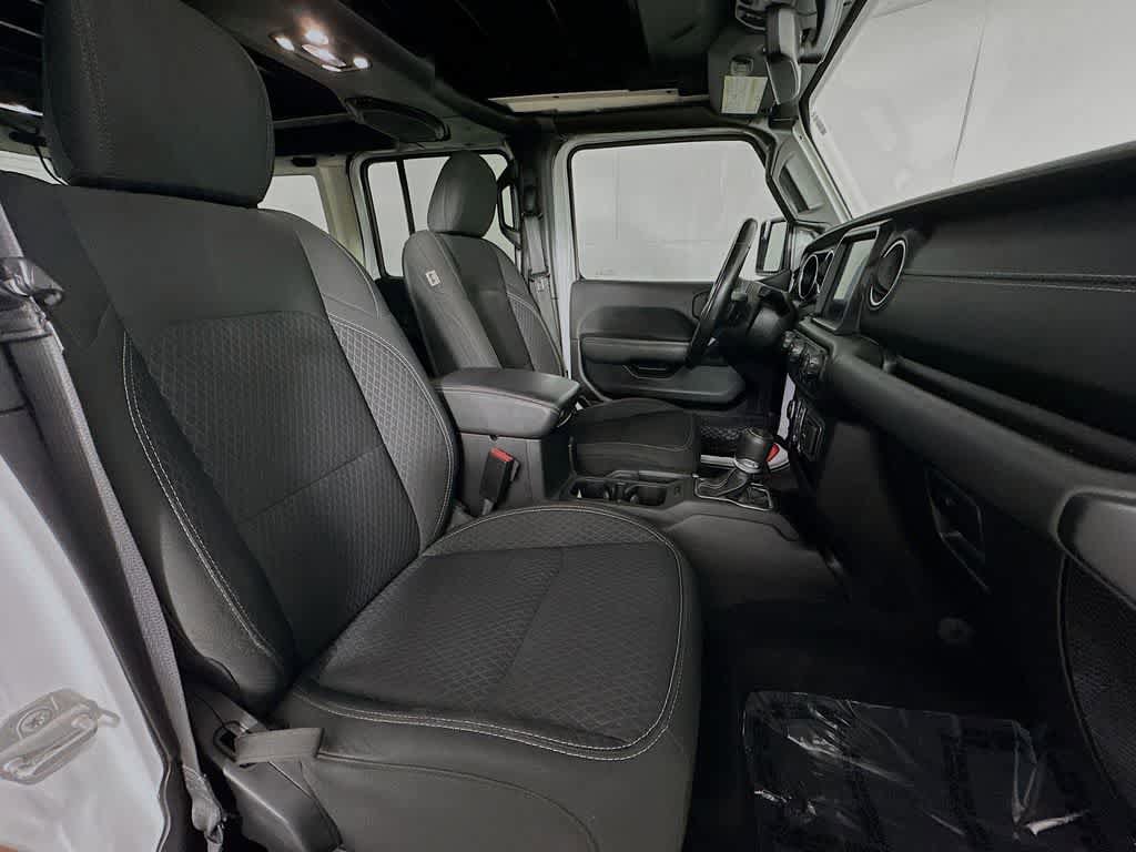 Used 2021 Jeep Wrangler Unlimited Sahara AWD/4WD image 15
