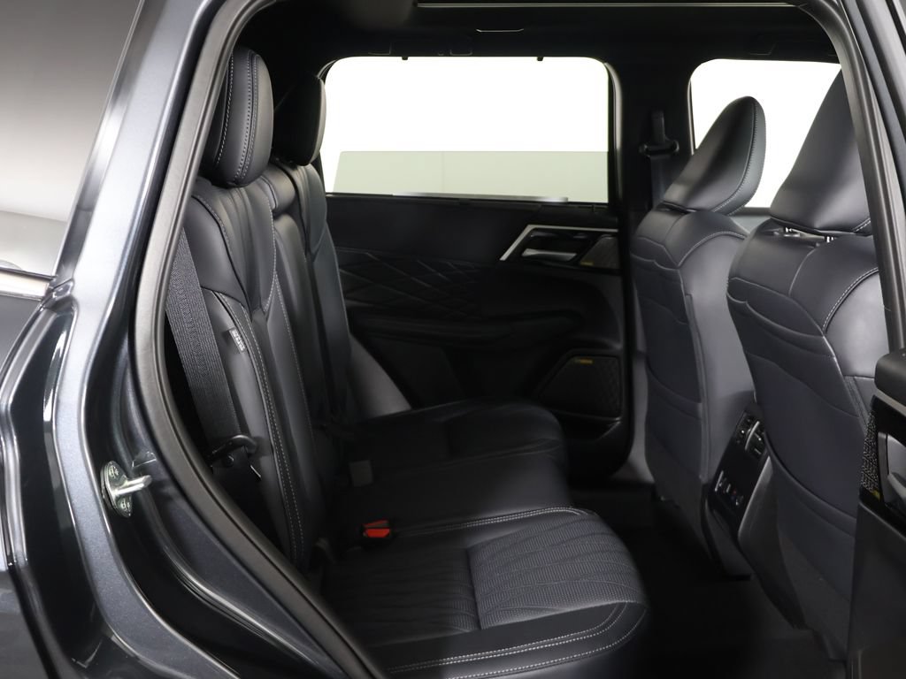 New 2026 Mitsubishi Outlander SEL Black Edition AWD/4WD image 36