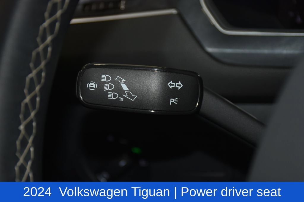 Used 2024 Volkswagen Tiguan SE AWD/4WD image 11