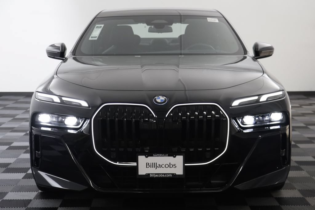 Used 2026 BMW 750e xDrive w/ Premium Package AWD/4WD image 23