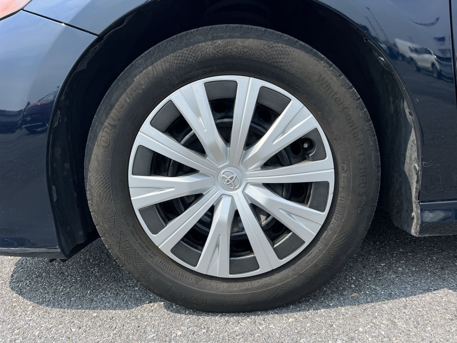 Used 2018 Toyota Camry FWD image 11