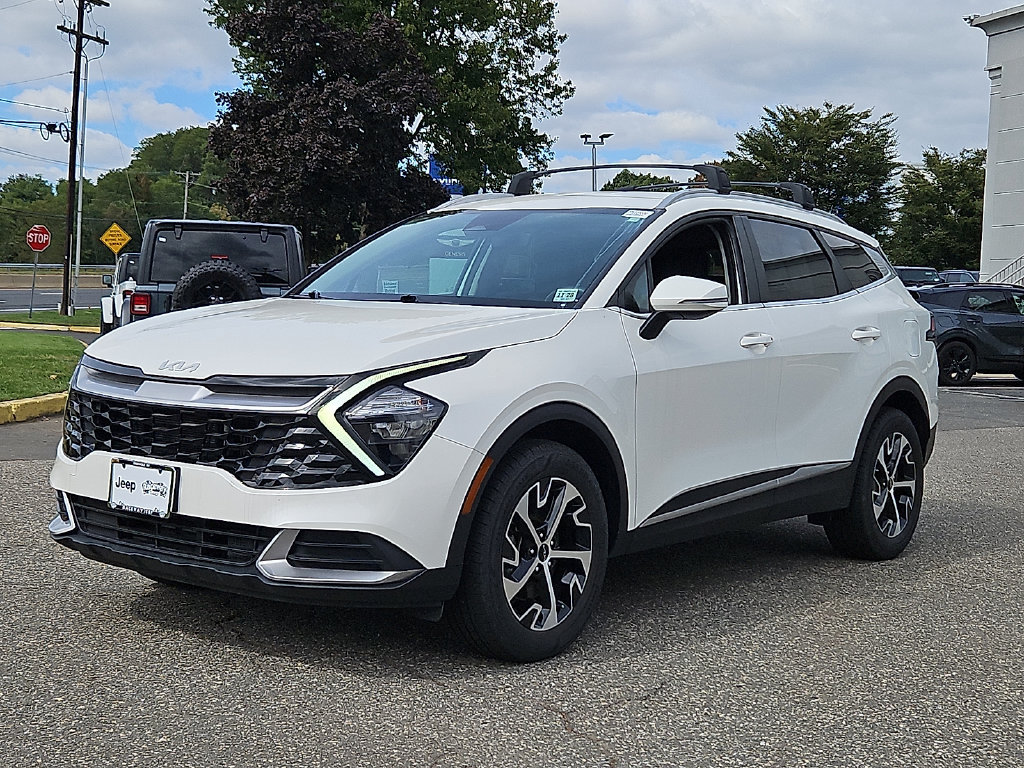 Used 2023 Kia Sportage EX AWD/4WD image 3