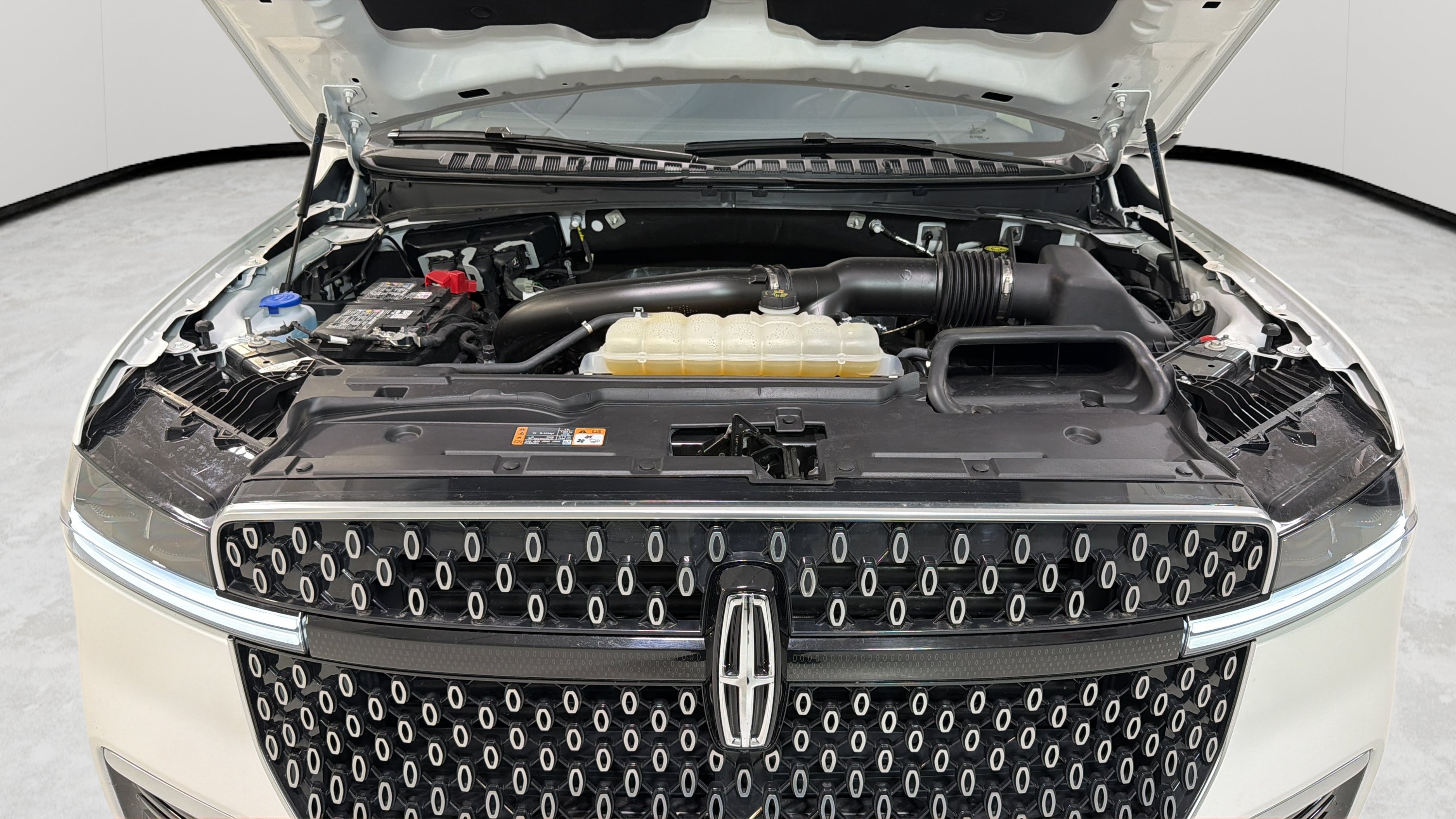 Used 2025 Lincoln Navigator L Reserve AWD/4WD image 28