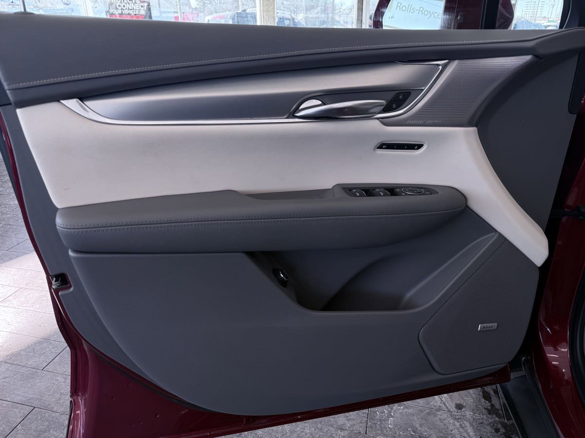 Used 2020 Cadillac XT5 Premium Luxury AWD/4WD image 16