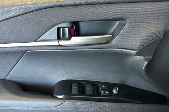 Used 2025 Toyota Camry LE FWD image 12