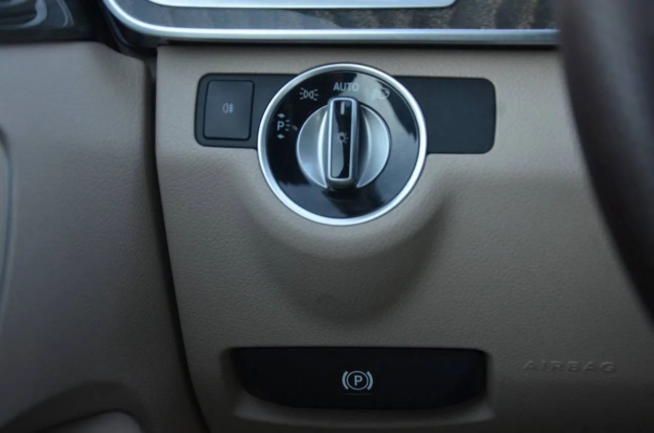 Used 2015 Mercedes-Benz E 350 Sedan image 24