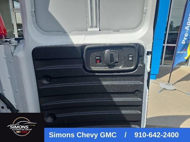 Used 2025 GMC Savana 3500 RWD image 29
