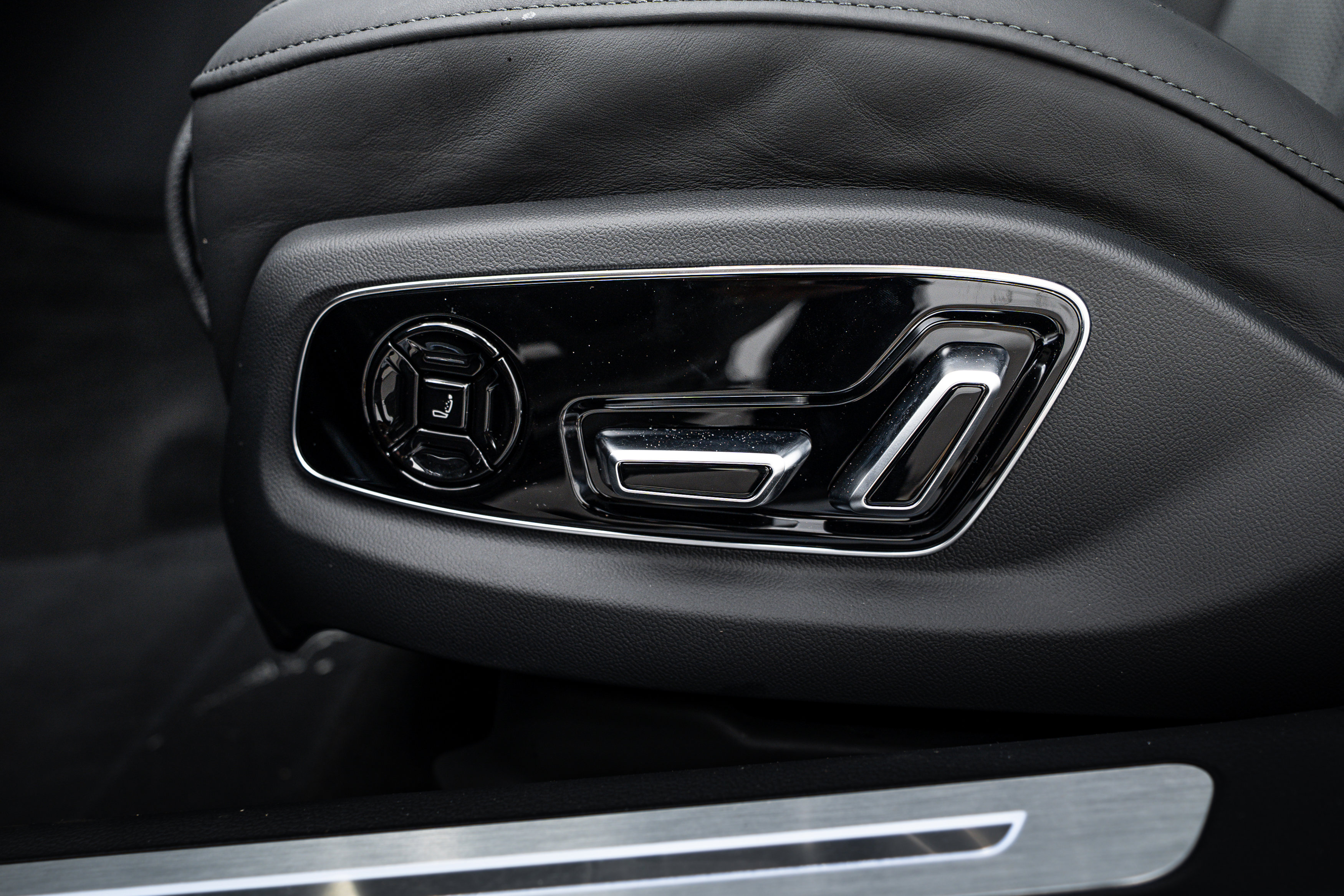 New 2026 Audi A8 L 3.0T AWD/4WD image 15