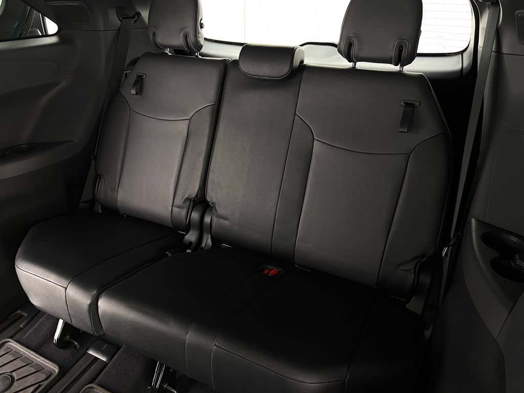 Used 2024 Toyota Sienna XSE w/ XSE Plus Package image 20