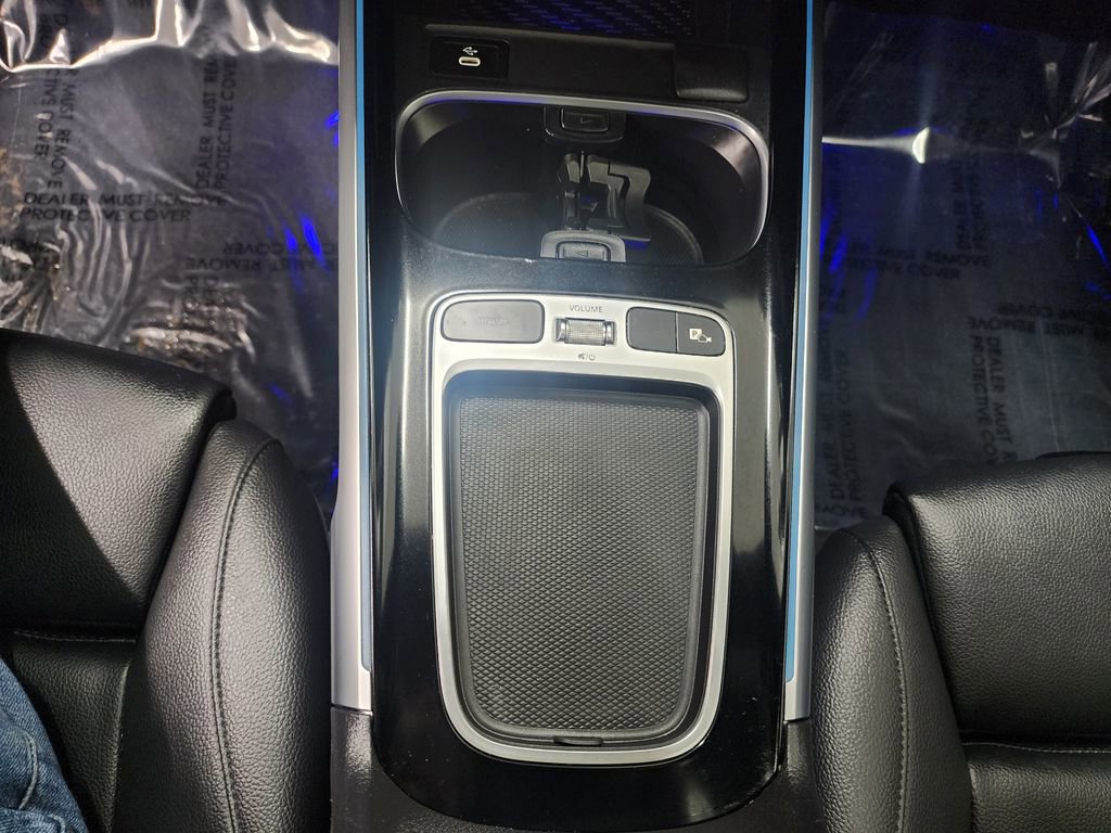 Used 2024 Mercedes-Benz GLB 250 4MATIC image 19